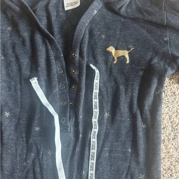 PINK Victoria's Secret Black Star-Print Henley pajamas with Gold Dog Motif​ - Picture 5 of 5